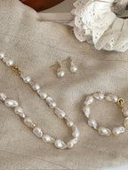 Elegant Handmade Baroque Freshwater Pearl Bracelet
