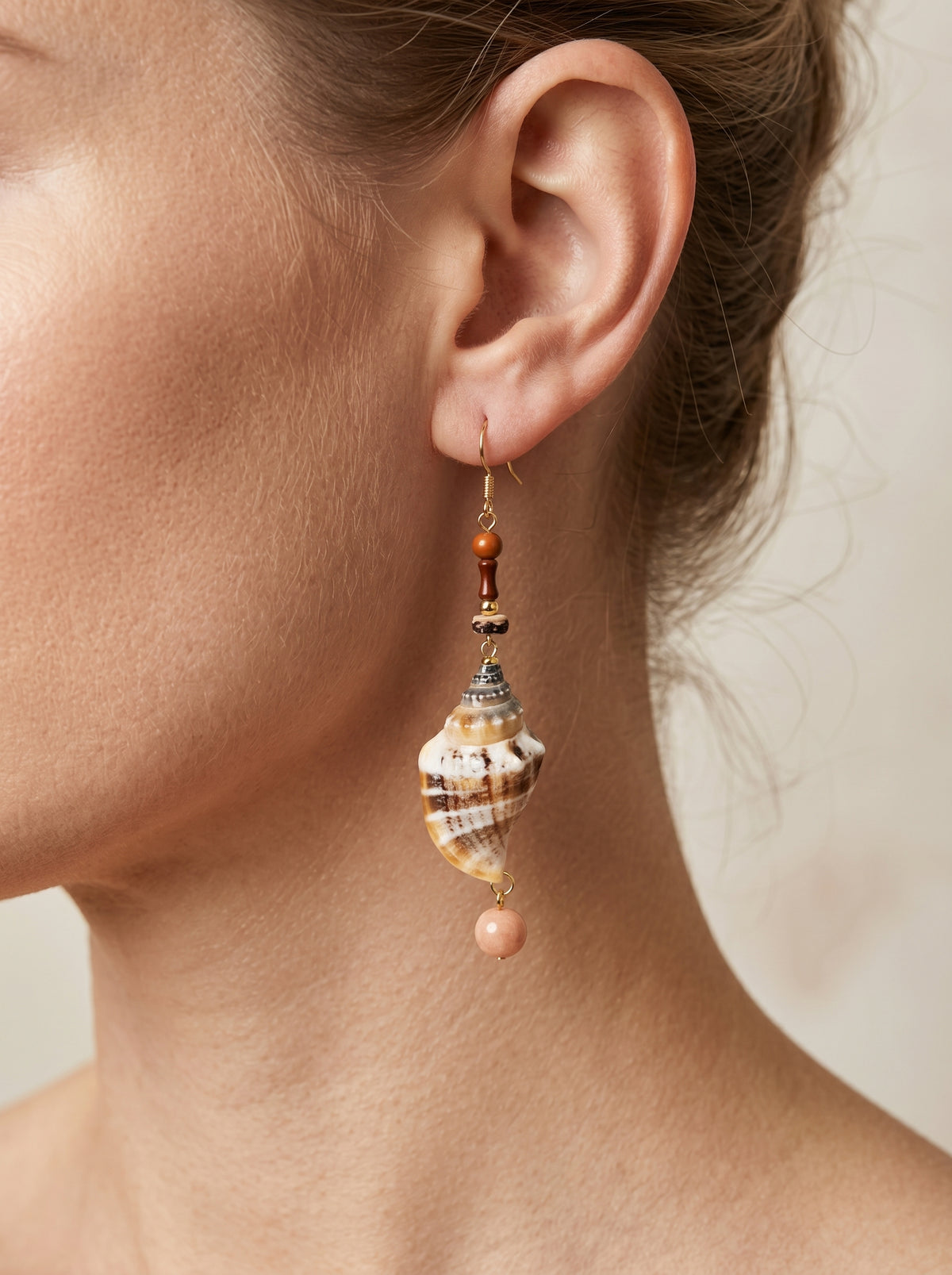Conch Shell Drop Earrings – Handmade Boho Jewelry with Natural Pink Agate Beads